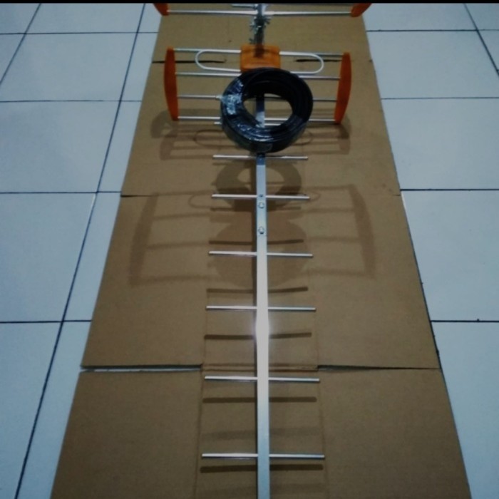 TOYOSAKI TYS 818 Antena Luar Digital TV LED Outdoor Kabel 10m TYS818