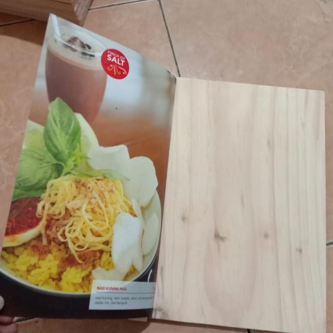 

Promo Buku Menu Restoran Cafe Bahan Kayu Model Jepit A4