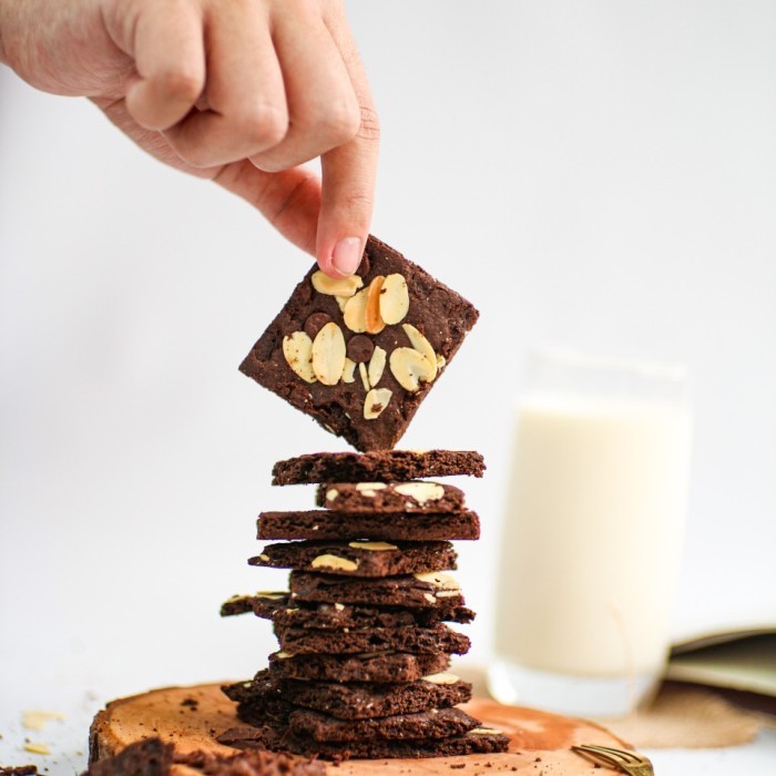 

Vegan Brownie Crisps (75gr) - Gluten Free & Healthy - LUCKYBITE