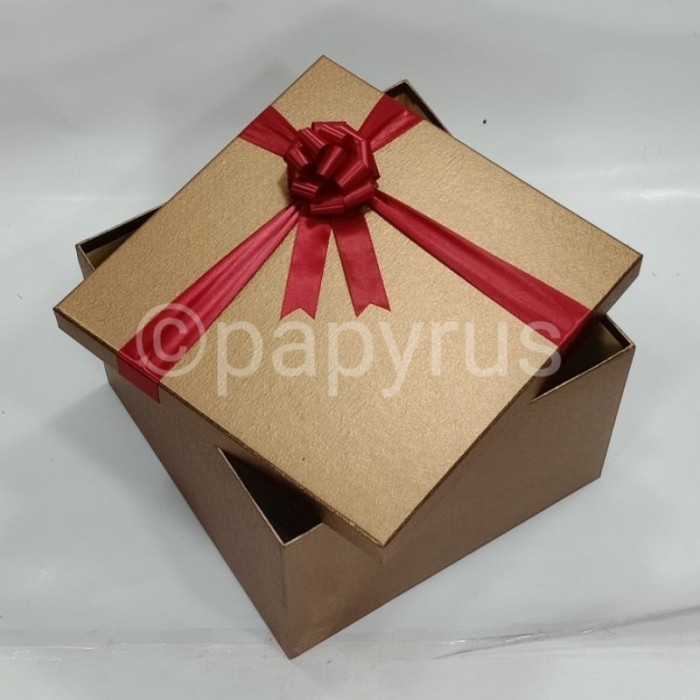 

Papyrus 30X30 Tinggi 20Cm Kotak Kado Gift Box Hadiah