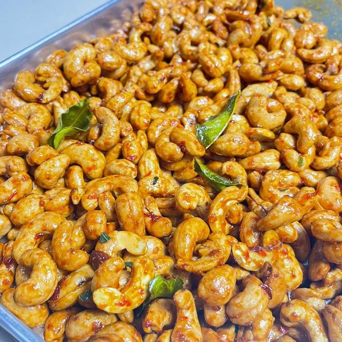 

BARANG TERLARIS Kacang Mete Pedas Manis wonogiri - Snacks Food Mede Goreng Asin Cemilan