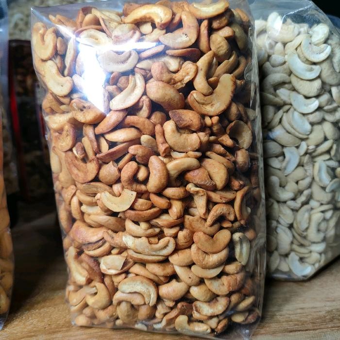 

BARANG TERLARIS KACANG METE MATANG BELAH DUA