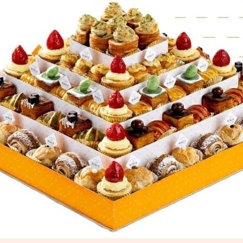 

Grosir Snack 5 Tray Mix B