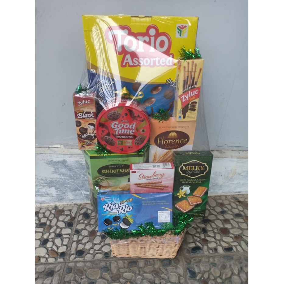 

PROMO !!! SALE TERLARIS PARCEL LEBARAN MAKANAN RINGAN 2024 (20) HAMPERS MURAH MERIAH READY