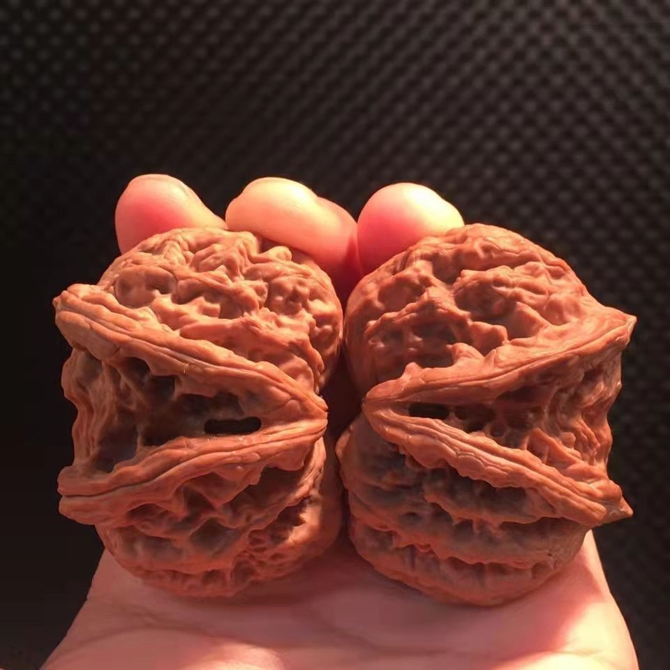Wenwan Walnut Yuanbao Mulut Terbuka Tersenyum, Walnut Genggam yang Disambung
