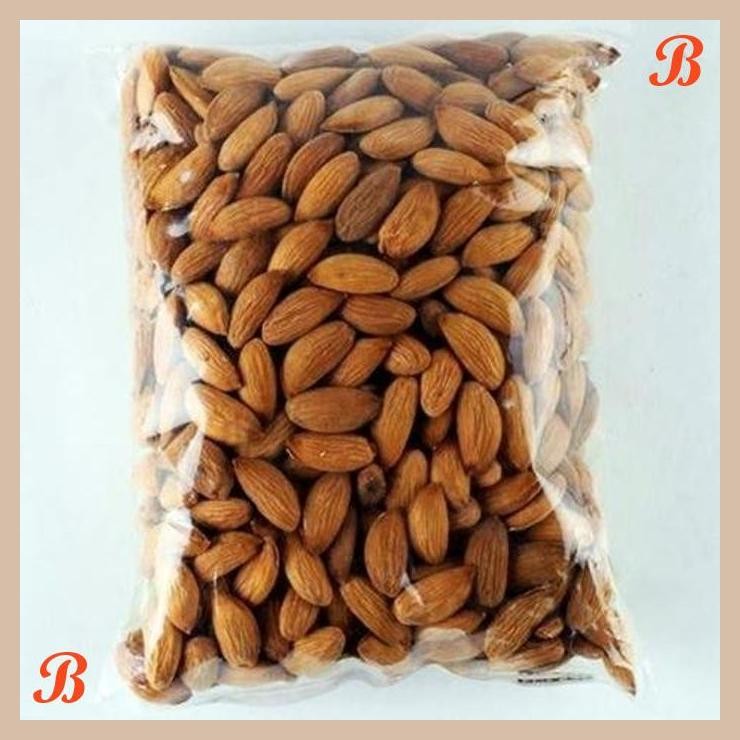 

| DH | KACANG ALMOND KUPAS 500GR UTUH RAW ALMOND PANGGANG NUTS ALMON ROASTED