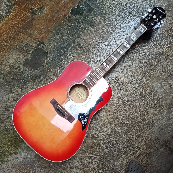 Gitar akustik Epiphone Hummingbird custom warna Cherry Sunbrust