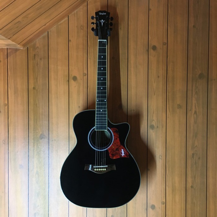 GITAR AKUSTIK ELEKTRIK TAYLOR GUITAR AKUSTIK ELEKTRIK CUSTOM