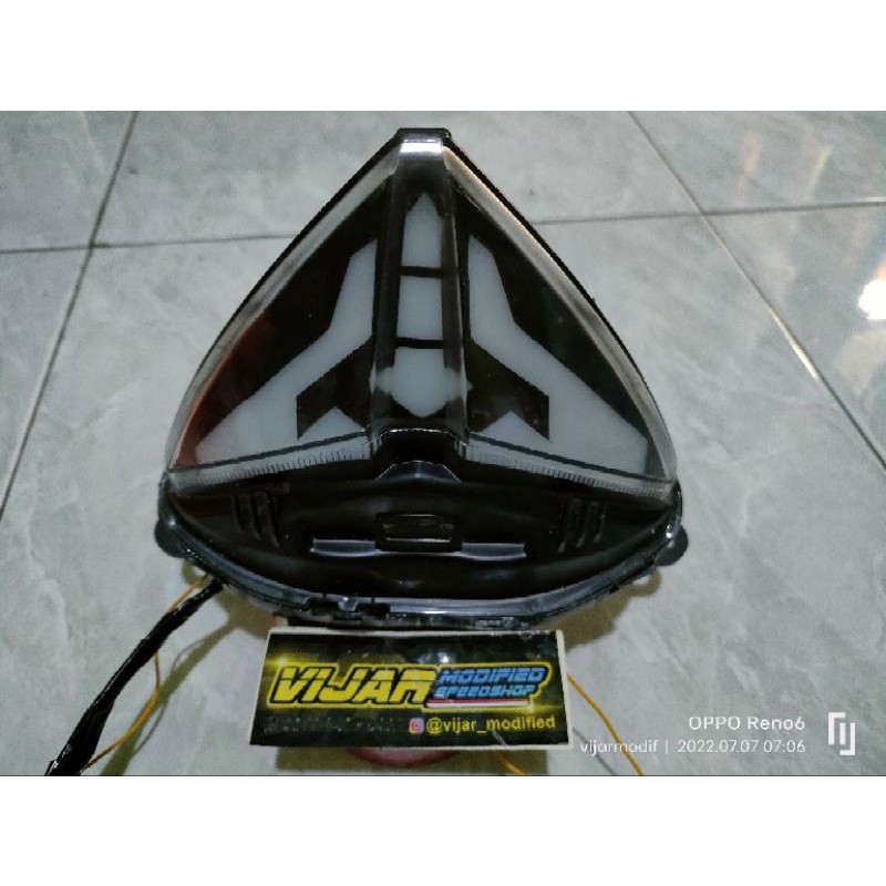 stoplamp new cb150r 3in1 custom pnp / stoplamp new cb150r custom 3in1 / stoplamp new cb150 3in1 sein