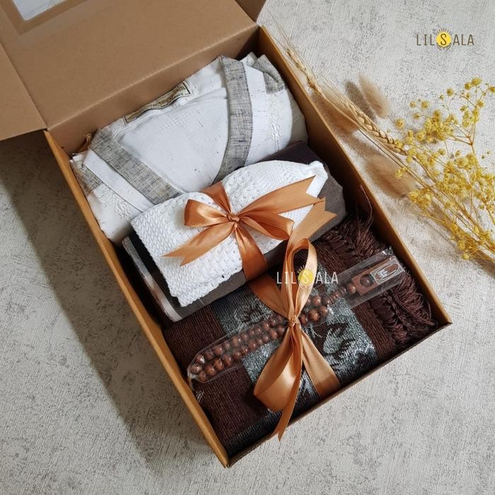 

[BKLFSPKO] Hampers Kado Cowok Kado Lebaran Paket Sajadah Baju Koko Sarung Peci free Tasbih Parcel