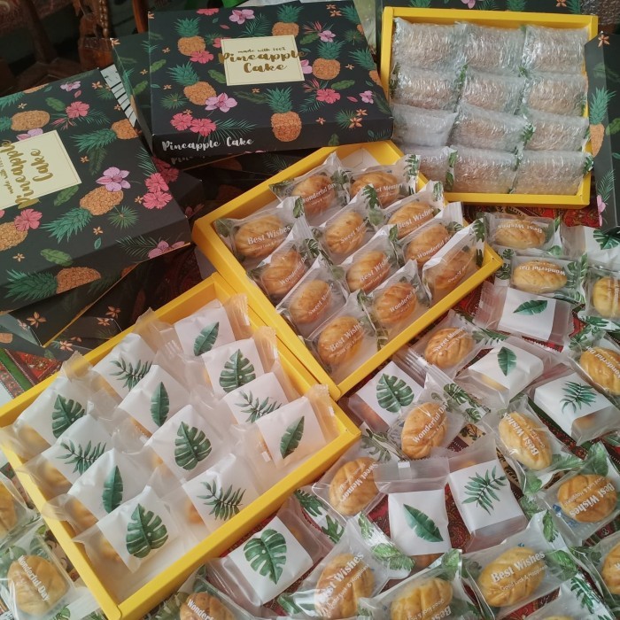 

Hampers Nastar Jumbo Selai Nanas Isi 12 Pcs