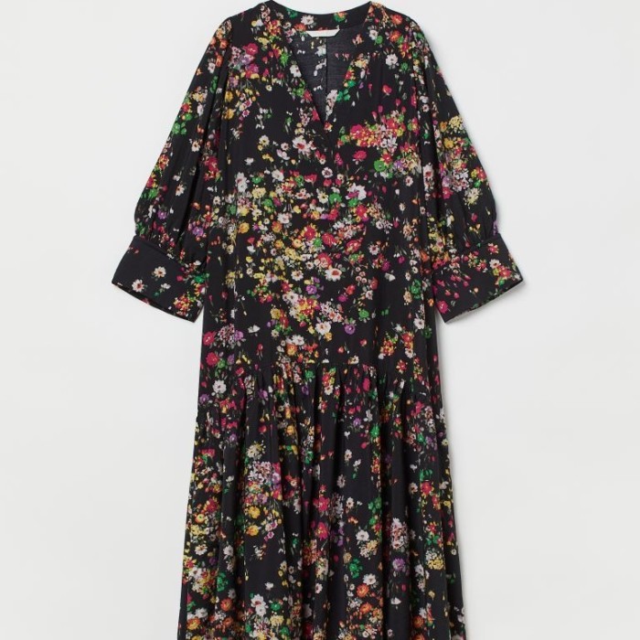 Dapatkan H&M Airy Dress - Black/Floral Wrt8410