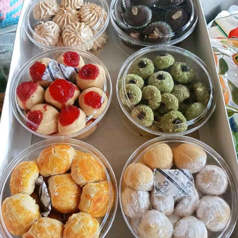 

Kue paket lebaran isi 6pcs