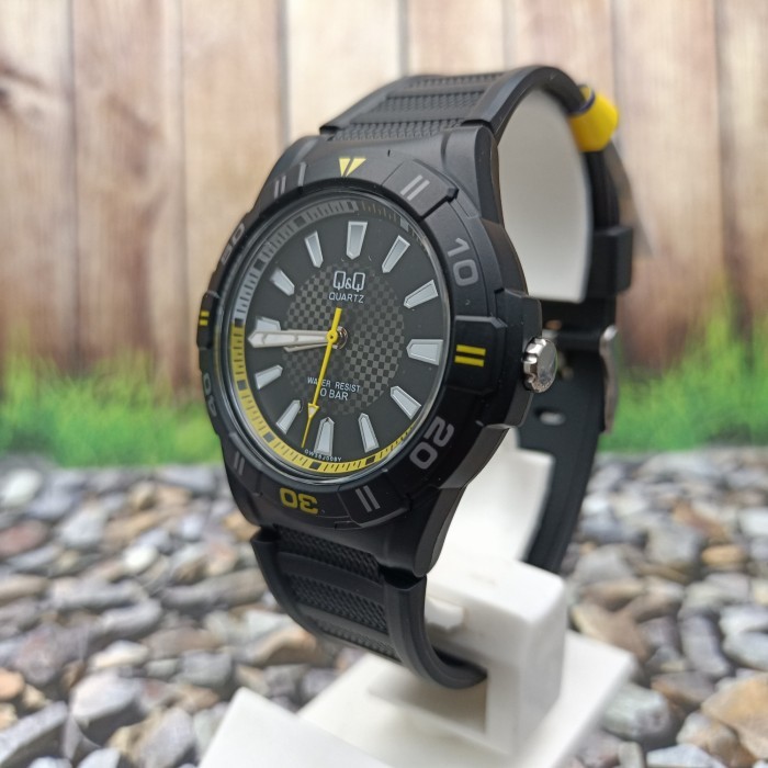 Q&Q Qq Qnq Analog Jam Tangan Pria Karet Hitam Gw36J002Y Original