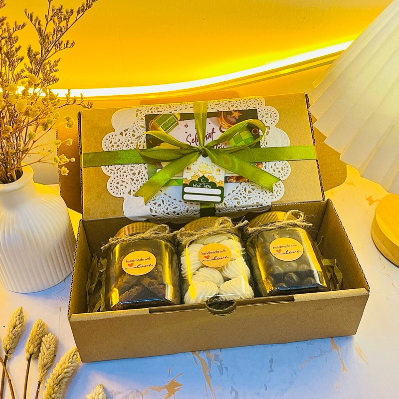 

BIG SALE HAMPERS KUE MINIMALIS KEMASAN JAR/gift natal/ ramadhan/IMLEK/giftbox/kado ulang