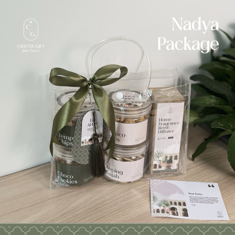 

BIG SALE Hampers Lebaran Idul Fitri Nadya Package Hampers Snack Kering Hampers Hijab Hampers