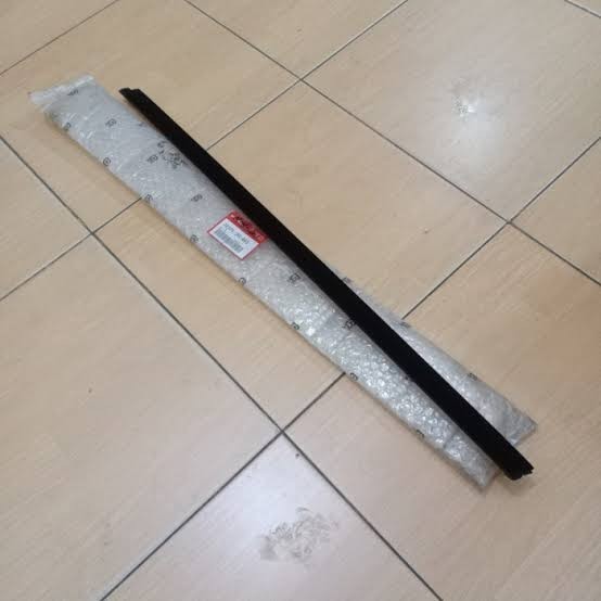 List Lis Karet Pelipit Kaca Pintu Dalam Honda Jazz S RS GE8 2008-2014 - Belakang Kiri