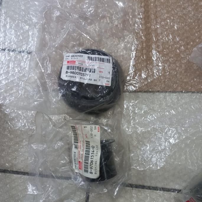 Baru Karet Mounting Cabin / Karet Kabin Jungkit Isuzu Elf Nhr/Nkr Genuine