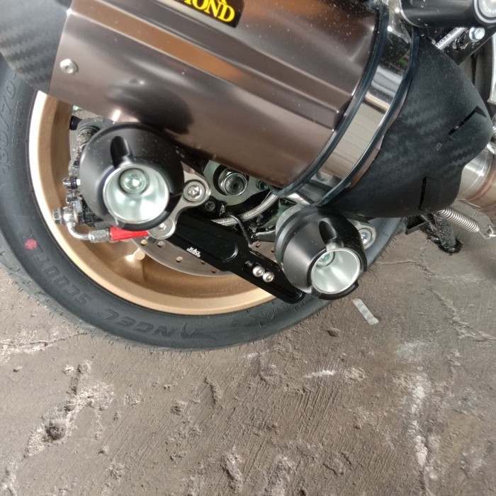 Slider Pelindung Jalu Knalpot Yamaha Nmax 2020 Aerox Nmax X-Max Dll