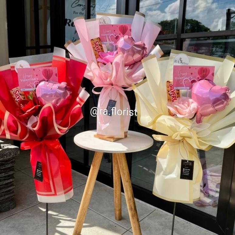 

SALE Buket coklat / hari valentine / coklat valentine / buket silverqueen /Hadiah valentine se-7
