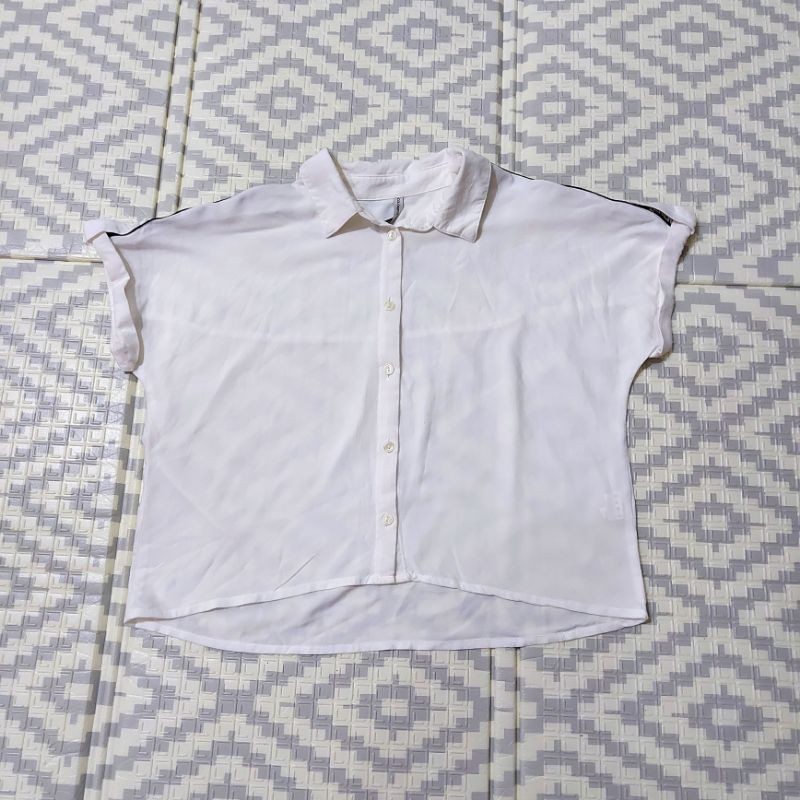 (preloved) COLORBOX kemeja crop putih