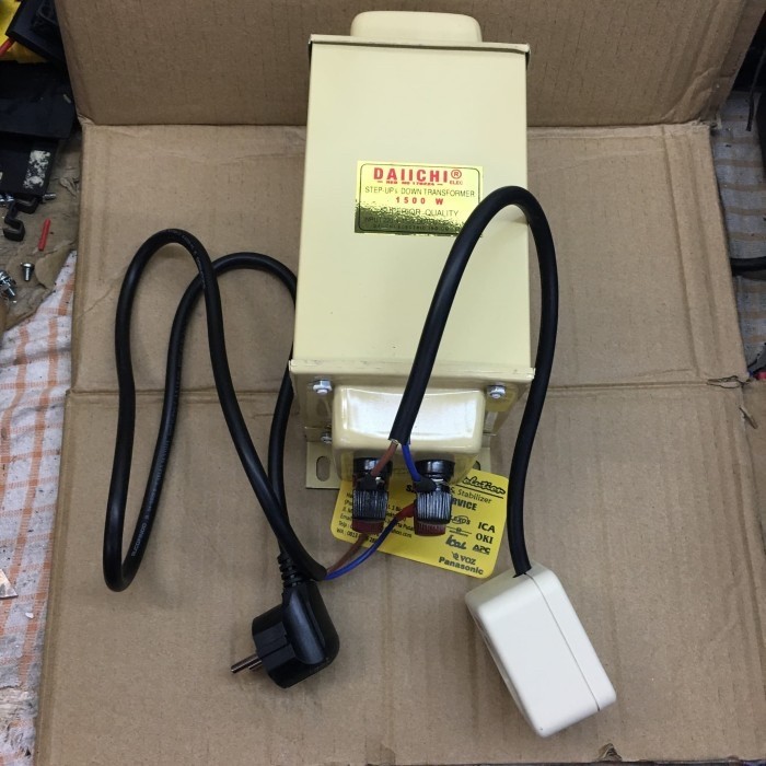 Daiichi Trafo step up step down 1500w 220v ke 110v atay 110v ke 220v