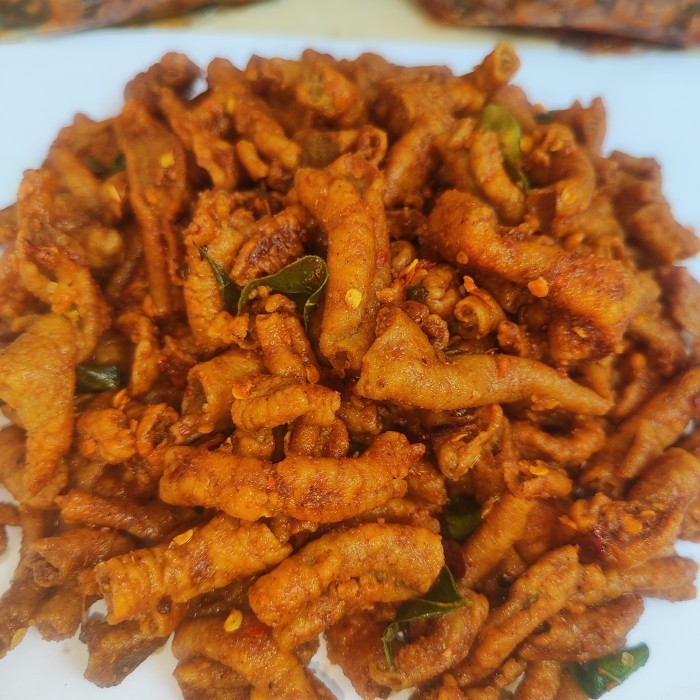 

KOMPLIT 1kg - Kripik Usus Cikruh Pedas Daun Jeruk