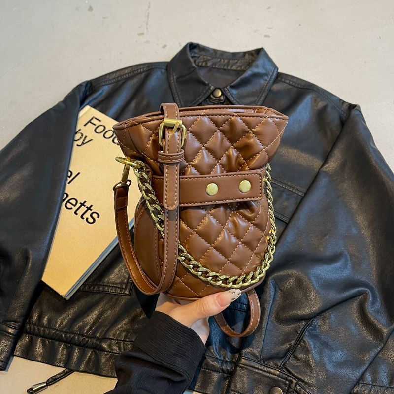 Tas Selempang Rantai Quilted Gaya Chanel