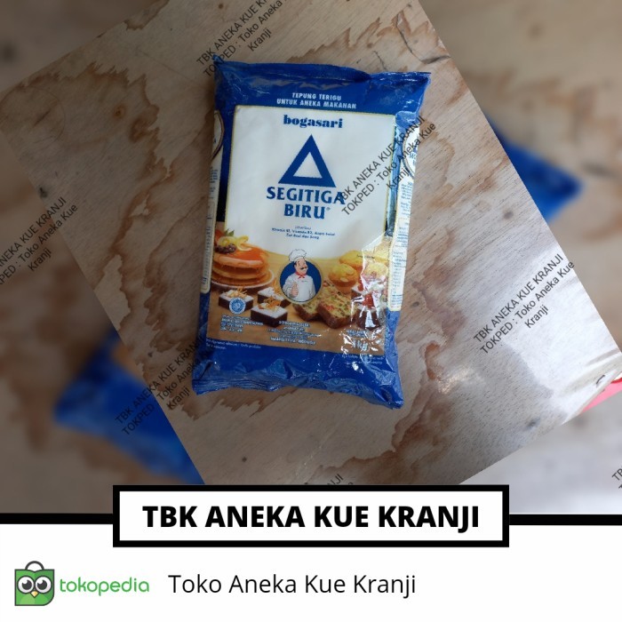 

segitiga biru premium tepung terigu 1 kg x 12 pcs dus