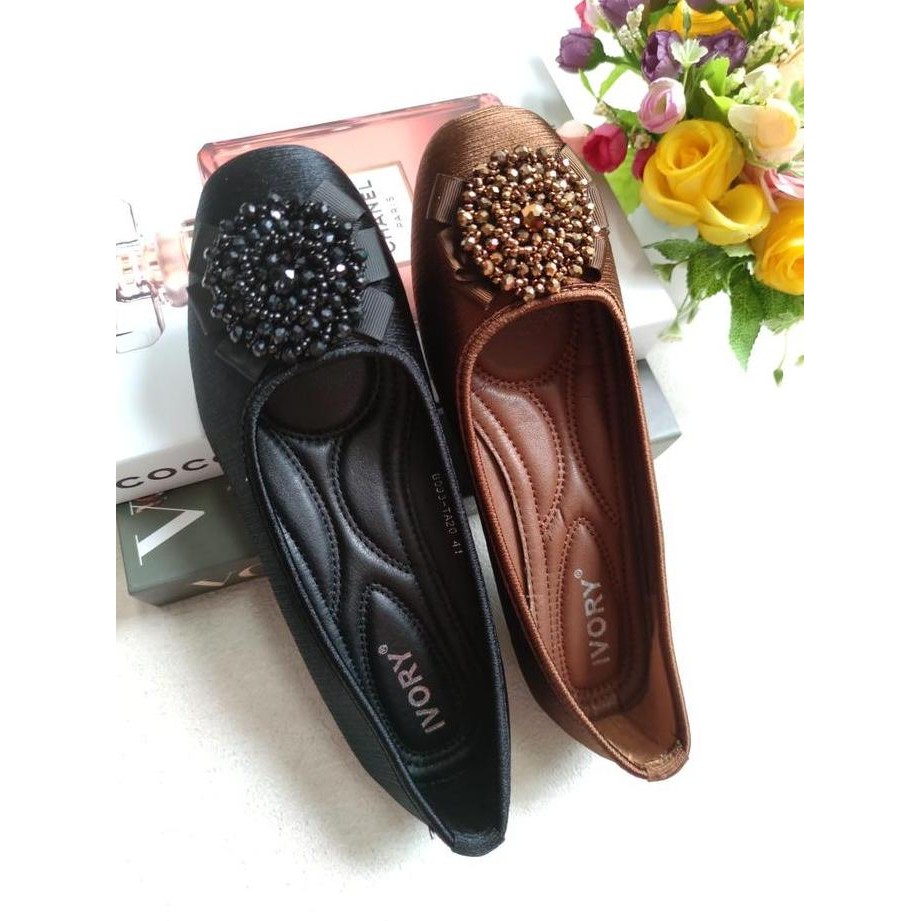 IVORY Sepatu Flat Wanita Ukuran Jumbo Satin 41 42 43 44 TA20 Terlaris