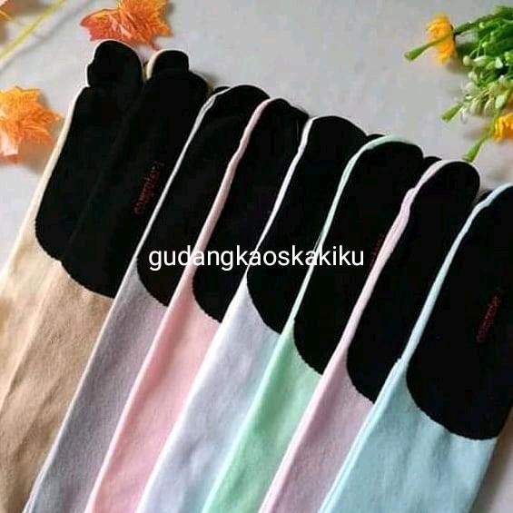 Lusinan Kaus kaki jempol polos muslimah isi 12 pasang Kaus kaki jempol polos tapak hitam Kaus kaki
