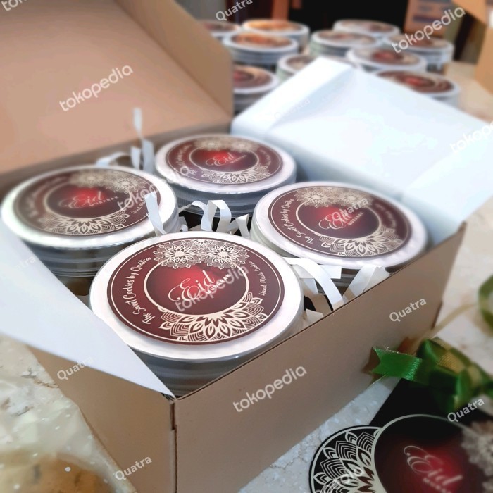 

PAKET HAMPERS LEBARAN IDUL FITRI 4 , SOFT COOKIE DAN COOKIES IN JAR
