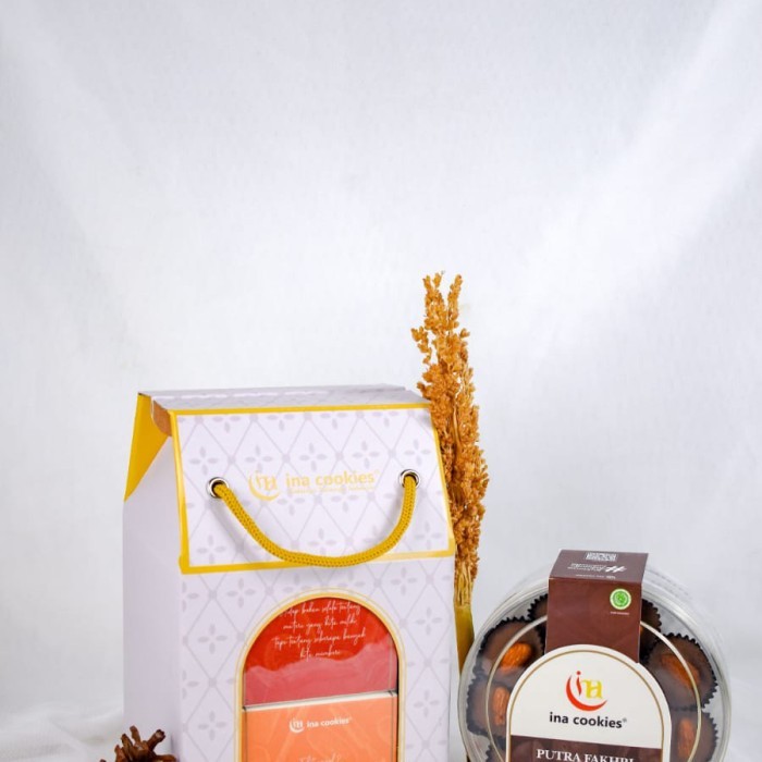 

KUE KERING INA COOKIES HAMPERS LEBARAN RAMADHAN PARCEL