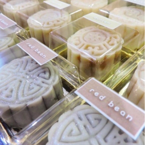 

HAMPERS SNOWSKIN MOONCAKE DIAMETER 5CM EACH (4PCS/SET)