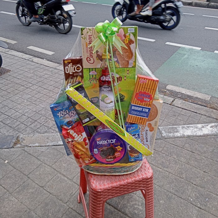 

PARCEL LEBARAN SALE