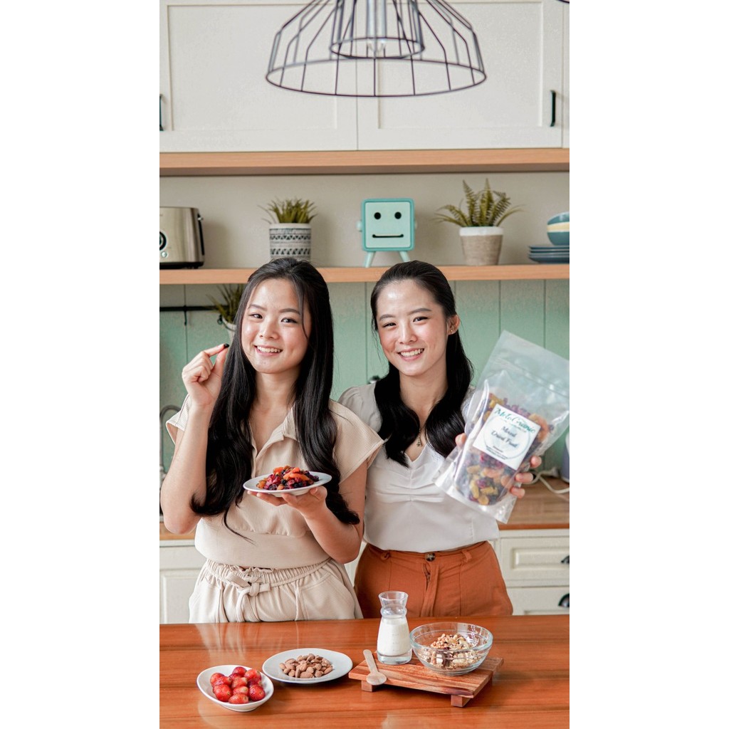 

MIXED DRIED FRUIT 500 GR ( CRANBERRY , BLUEBERRY , APRICOT , RAISIN )