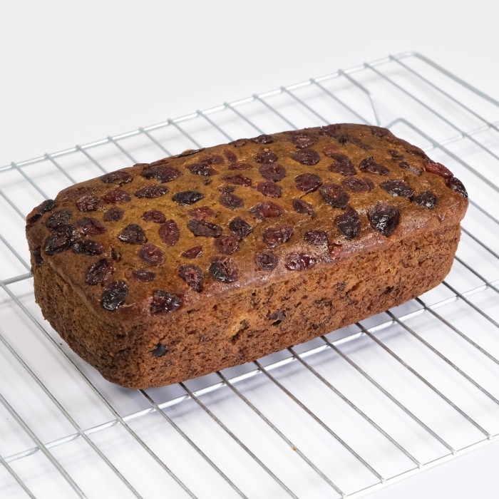 

Greg's Banana Cake Cranberry