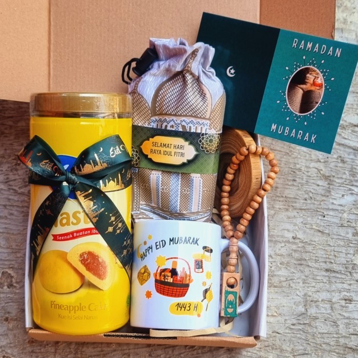 

Hampers Lebaran Kue Nastar Sajadah Tasbih Idul Fitri