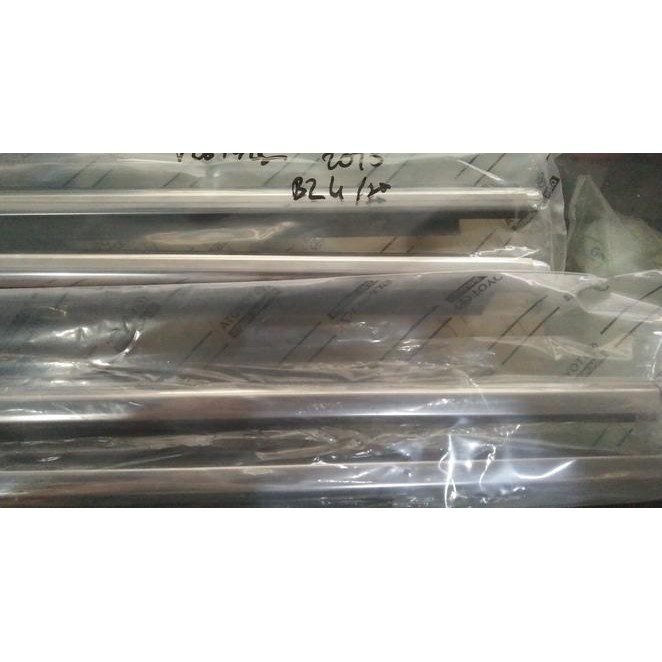 List Pelipit Kaca Set Fortuner 2015 Vrz Original