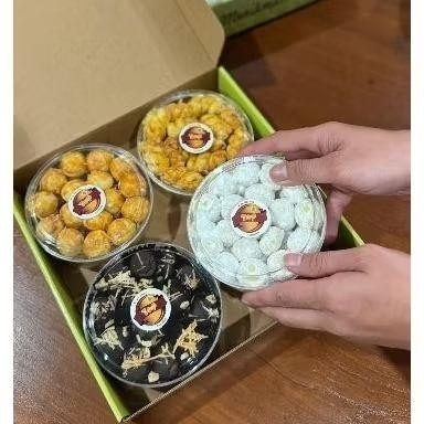

AURORAE PAKET HAMPERS KUE KERING ISI 4 & 6 - SPESIAL RAMADHAN