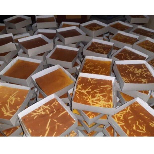 

dh-68 lapis legit spesial original melinda 17x17cm 800 gram fresh from oven Termurah