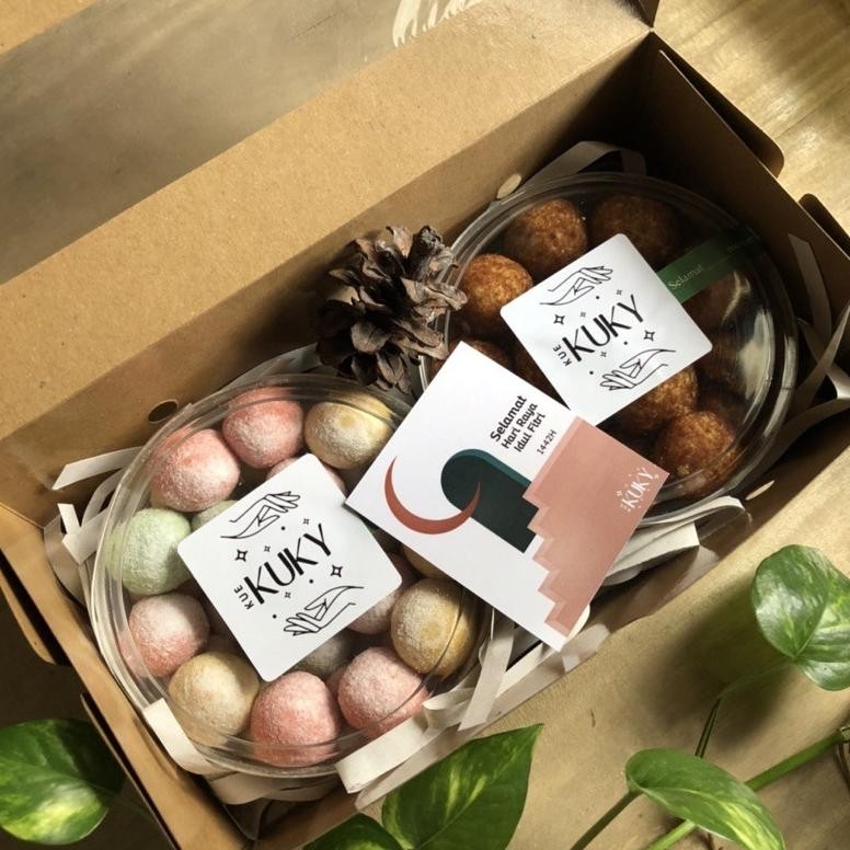 

Um57 hampers kue kering sajadah by kue kuky Hemat