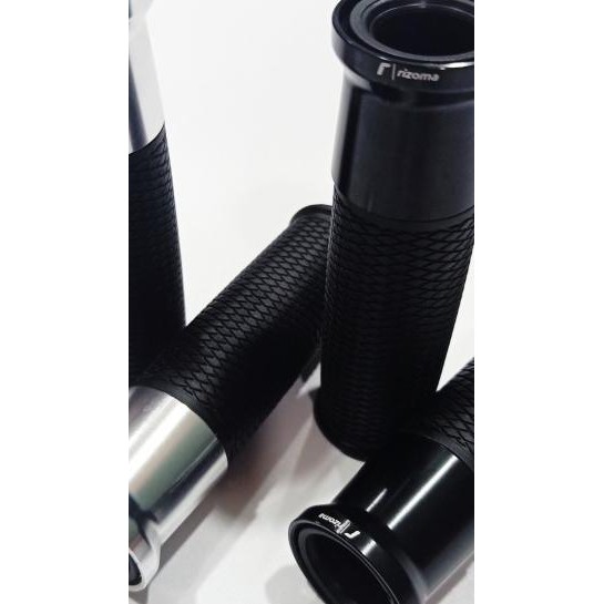Handgrip RIzoma URLO NMAX AEROX XMAX PCX 150 adv 150 r15 mt15 xsr155 Terlaris