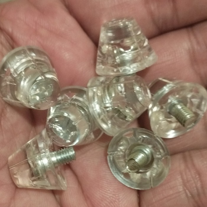 [Spesial Ramadhan Big Sale] *Nd3R 4Rm0Ur Sg Replacement Studs Original. Pul Sepatu Bola Asli Best