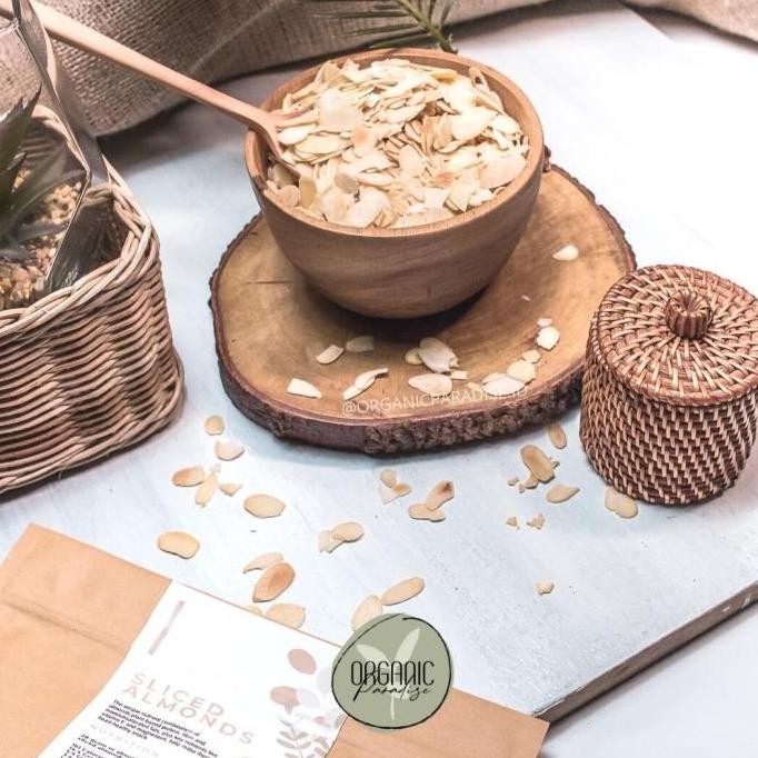 

Kacang Slice Almond Panggang / Roasted Slice Almond 500 Gram