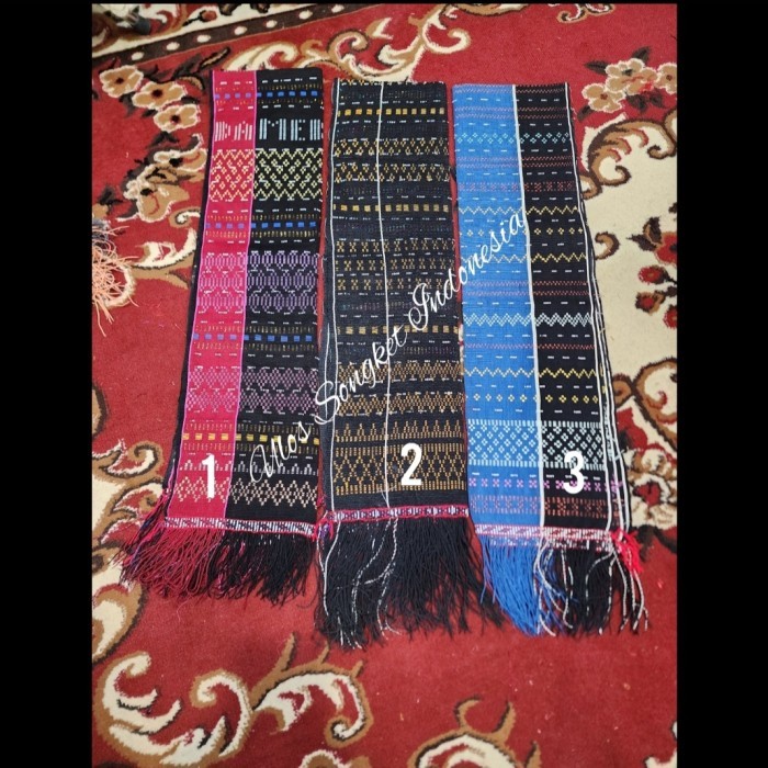 Hande Hande Tarutung - Selendang Ulos