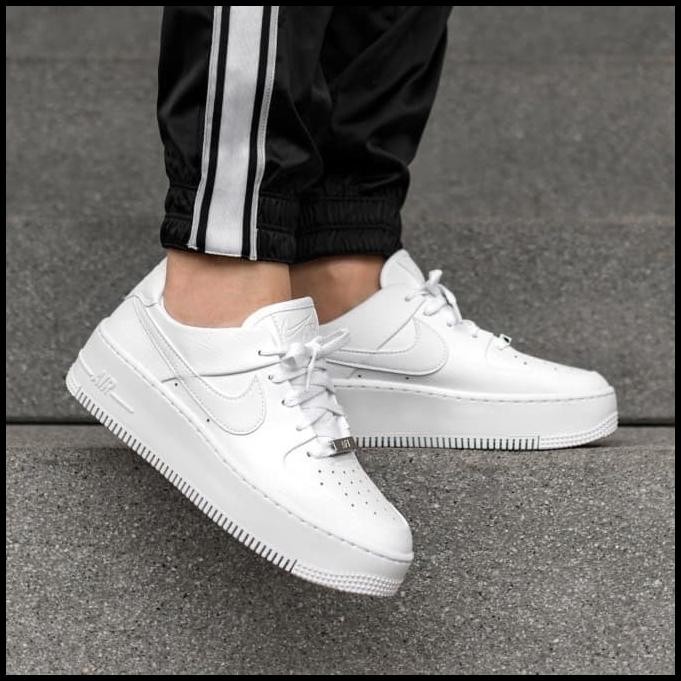 Ar5339 100 Nike Original Womens Af1 Air Force 1 Sage Low Triple White