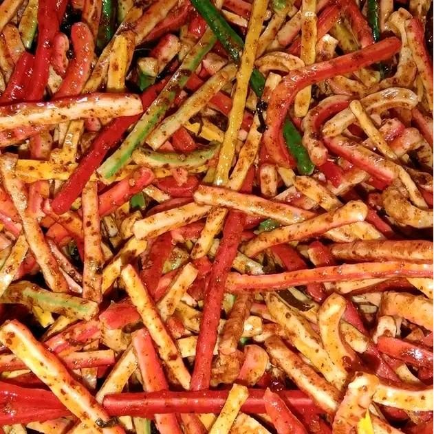 

BERKUALITAS SEBLAK BETON / KERUPUK BETON VIRAL BUMBU PEDAS DAUN JERUK 1KG Spices Food Snack Camilan
