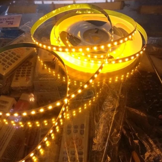 

Produk Baru!! LAMPU LED STRIP 2835 MATA RAPAT DC 12V WARNA KUNING LEMON 5M