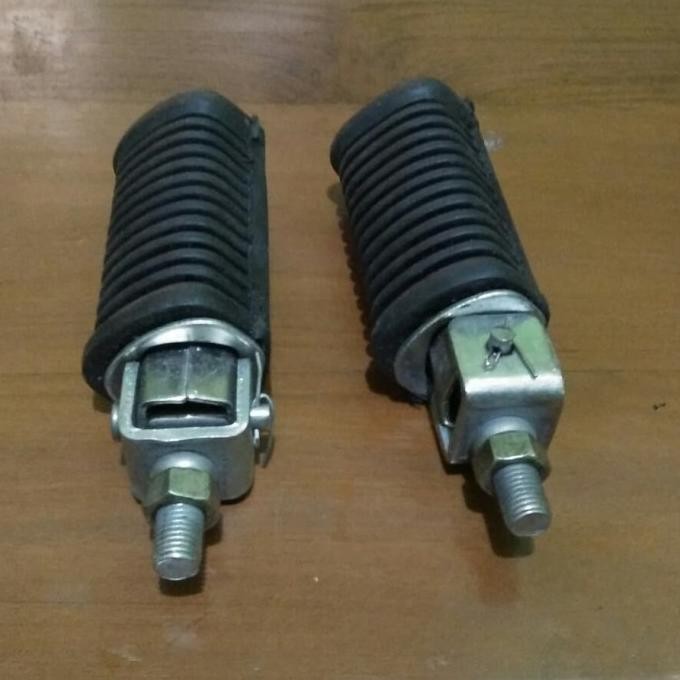 Kualitas terbaik] Sepasang Footstep Belakang Set Suzuki RC 100 Bravo Crystal Kawe